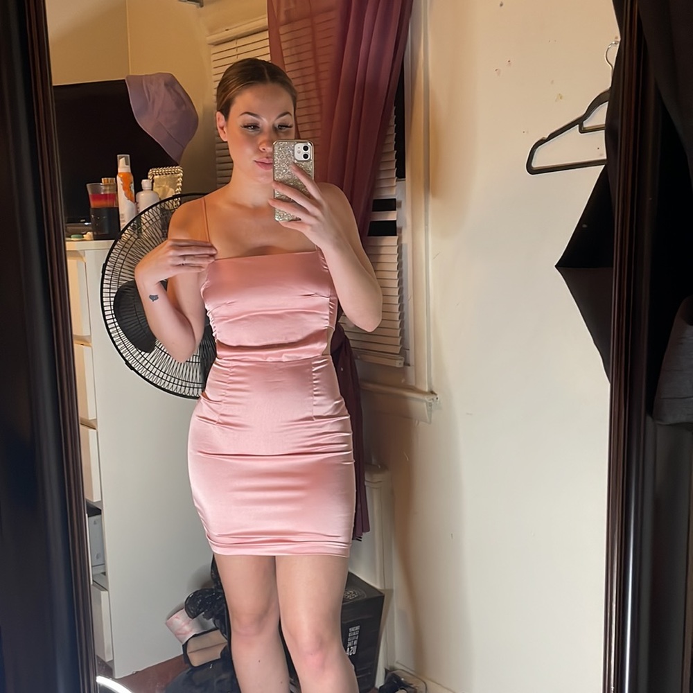 Too tight on me never worn